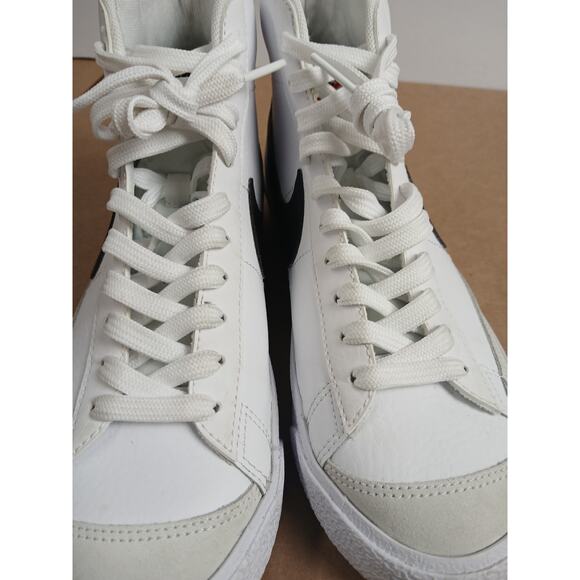 USED Nike 'unisex 77 Blazer Mid GS - White, Black, Total Orange 7Y - Picture 3 of 6